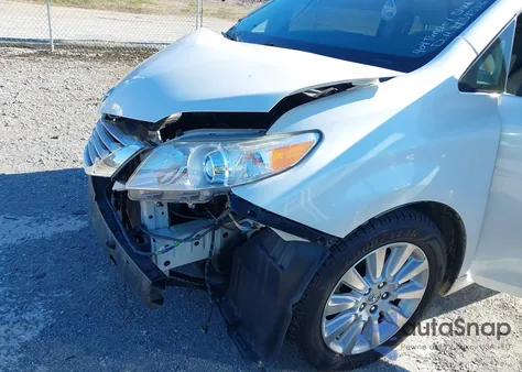 2014 Toyota Sienna Limited V6 7 Passenger z USA, uszkodzony, nr VIN 5TDYK3DC6ES466278